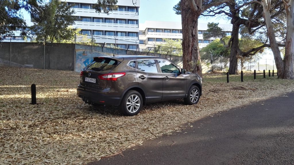 Nissan_Qashqai_Exterior_rear_three_quarter