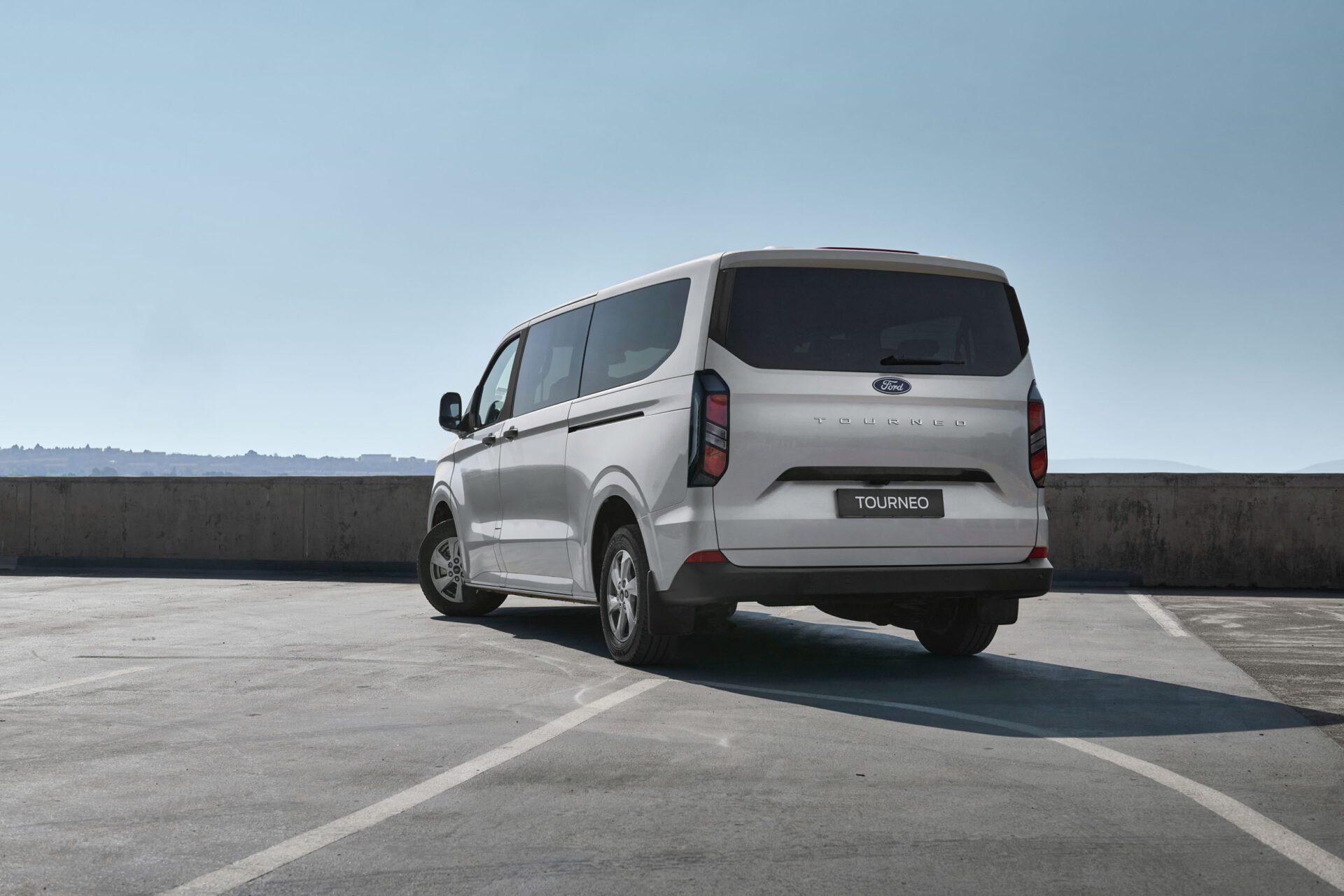 ford tourneo