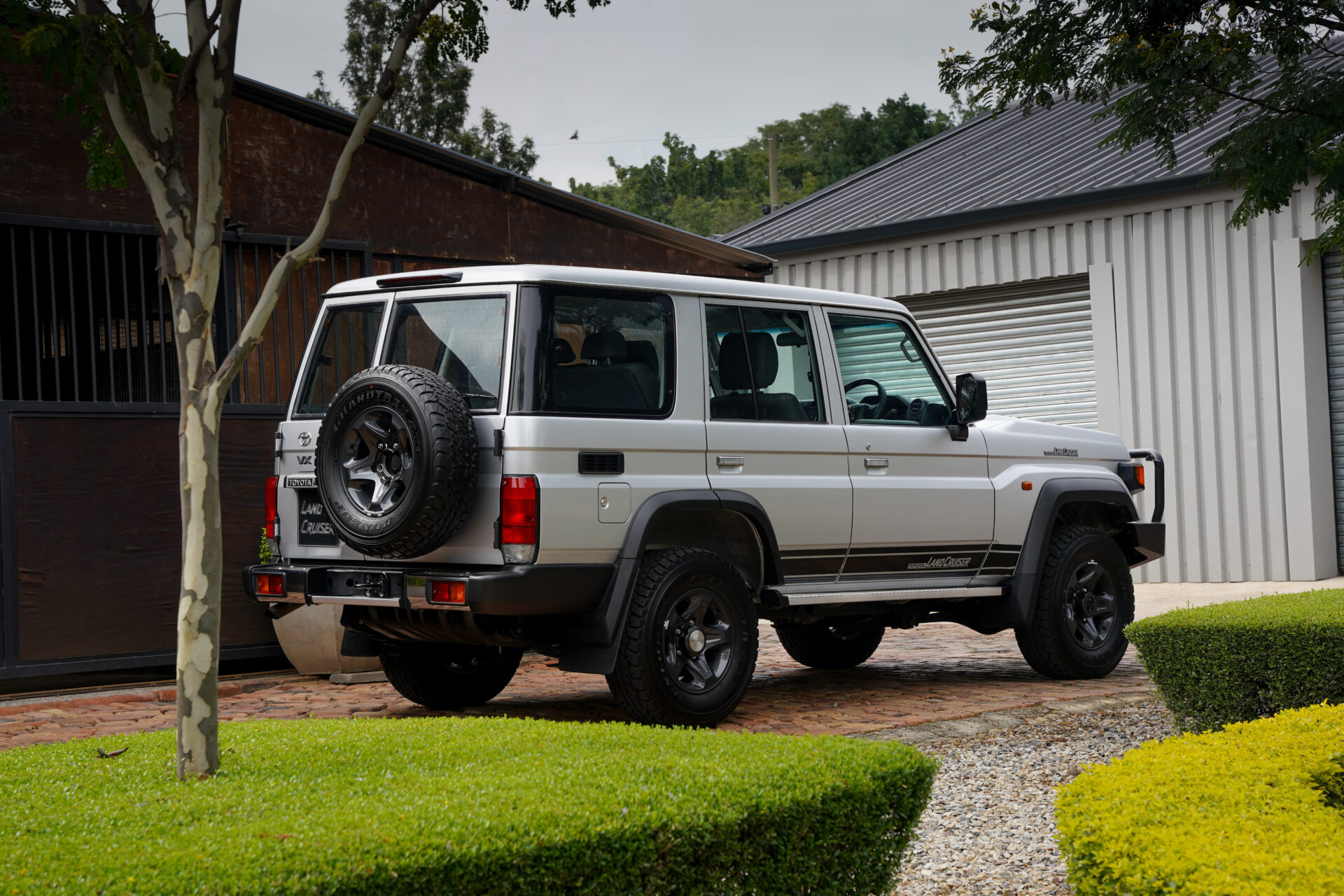 Toyota Land Cruiser 76