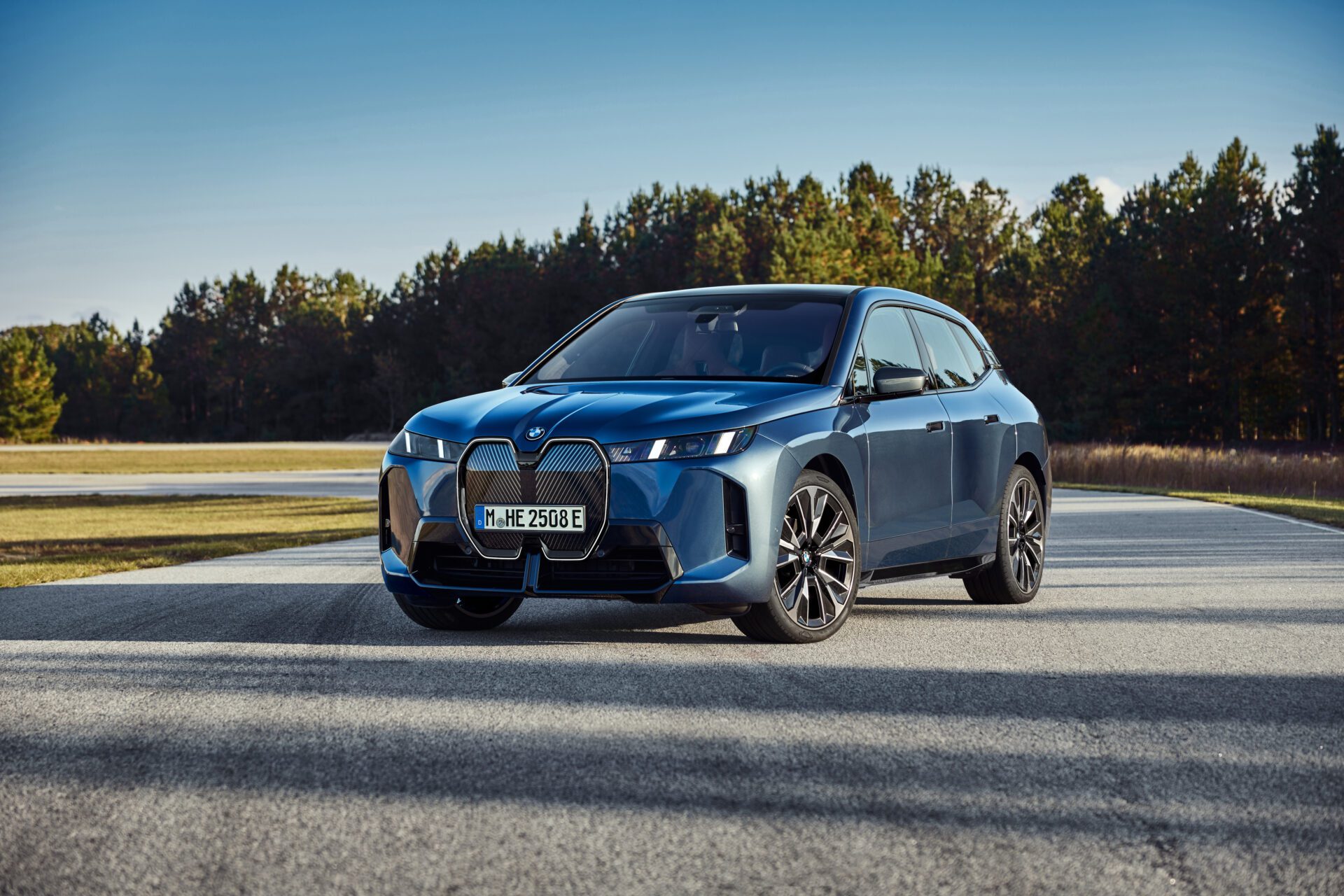 BMW iX