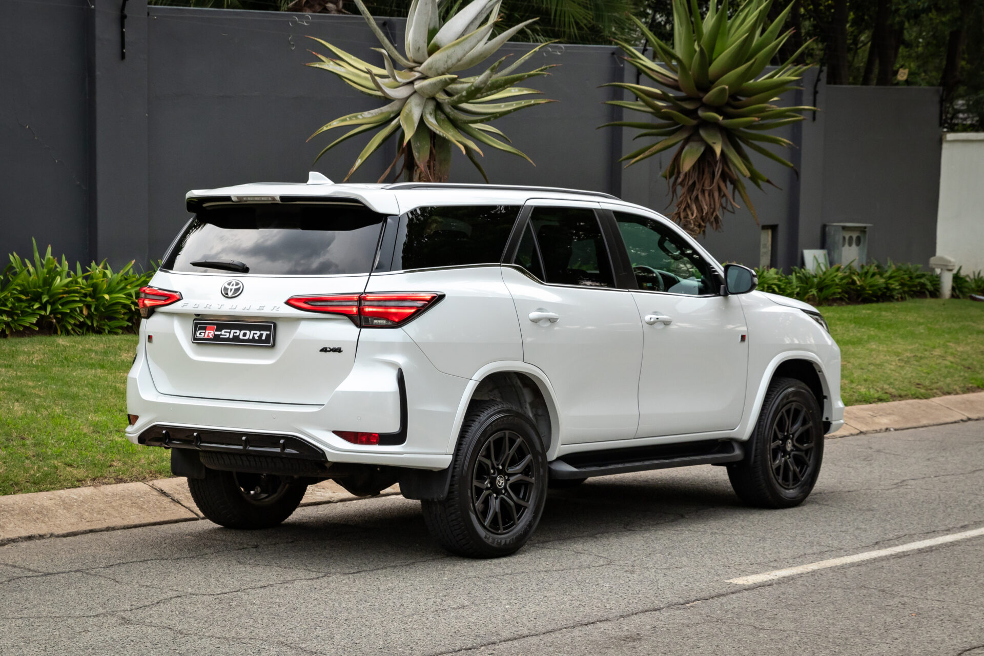 Toyota Fortuner GR-Sport
